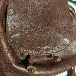 Portland Leather | Bags | Portland Leather Bucket Backpack  display picture 3
